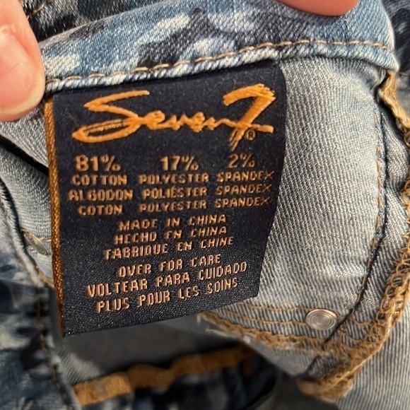 SEVEN size 8 x 29. jeans light wash, floral patterns, skinny Low rise. - Picture 8 of 9